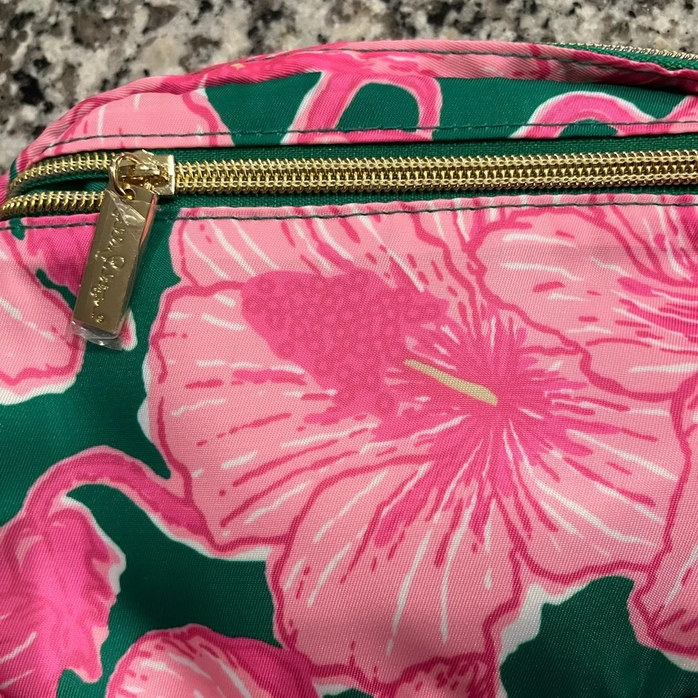 Lilly Pulitzer Green & Pink Floral Crossbody Belt Bag - NWOT - Picture 4 of 10